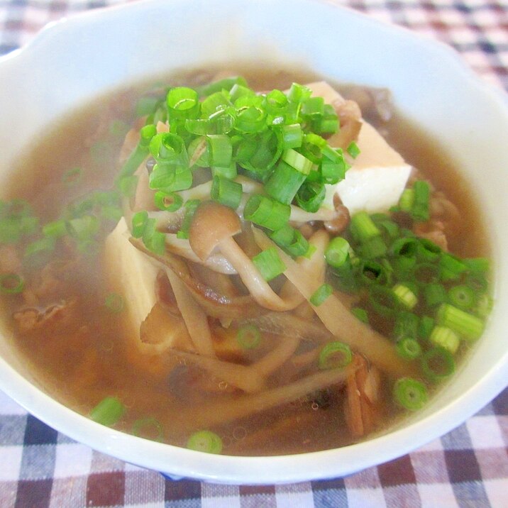 牛肉、ごぼう、しめじの和風豆腐スープ
